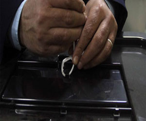 مصر اليوم - لجان الأقصر تغلق أبوابها والقضاة حرزوا الصناديق بالشمع الأحمر