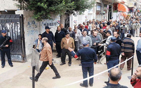   مصر اليوم - غرفة عمليّات القومي لحقوق الإنسان تتلقى 117 شكوى بعد 8 ساعات من الاستفتاء