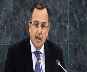   مصر اليوم - فهمي والعربي يصلان الكويت للمشاركة في مؤتمر دعم سورية