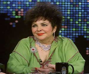   مصر اليوم - حفيد إليزابيت تايلورالأميركي رايس تايفي يطلق أول ألبوم غنائي له