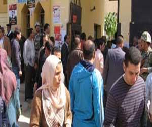 مصر اليوم - لجان سوهاج تشهد إقبالاً من المصوِّتين قُبيل انتهاء الاستفتاء