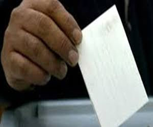 مصر اليوم - أسقف سوهاج يصوت يدلي بصوته ويدعو إلى النزول