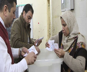 مصر اليوم - بعد فرز 20 ألف صوت 97% نعم للدستور على مستوى الجمهورية