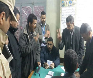 مصر اليوم - مصر اليوم يرصد بالصور فرز الأصوات في لجان سوهاج