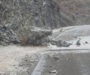   مصر اليوم - شلالات الأمطار تحول جبال الباحة للوحة بديعة