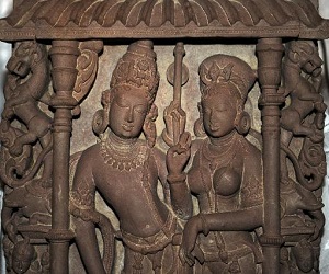   مصر اليوم - الولايات المتحدة تعيد 3 منحوتات تعود الى 100 السنين إلى الهند