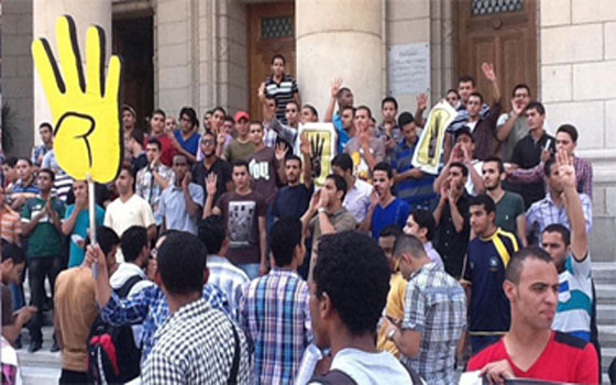  مصر اليوم - اشتباكات بين طلاب الإخوان والأمن في جامعتي القاهرة وعين شمس