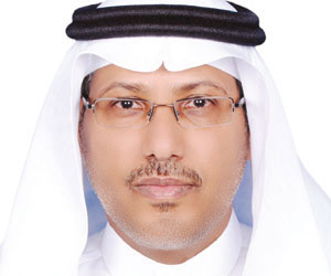   مصر اليوم - مدير تعليم المخواة يُكرم الطالب الفائز في مجال البحث العلمي