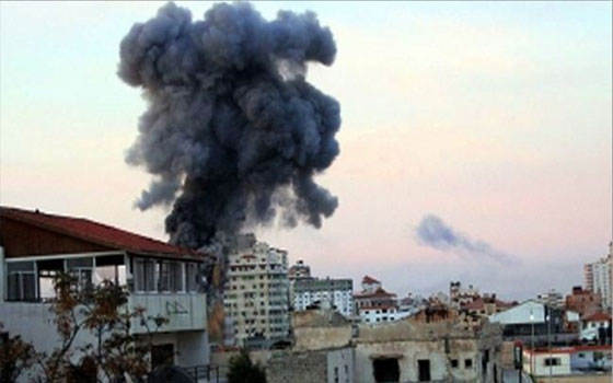   مصر اليوم - إصابة 4 أطفال وامرأة في سلسلة غارات إسرائيليّة جديدة على غزة