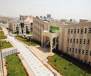   مصر اليوم - جامعة الملك خالد توقع أربعة عقود جديدة بأكثر من 9 ملايين ريال