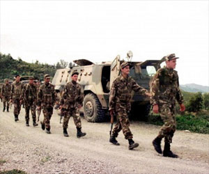   مصر اليوم - الجيش الجزائري يقتل مسلحين اثنين في كمين غرب البلاد