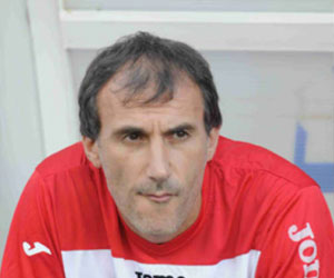   مصر اليوم - جيوفاني: توتر لاعبي الفيصلي قدمت الانتصار للشباب