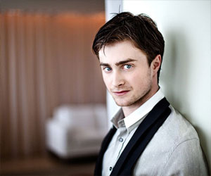   مصر اليوم - النجم الأميركي دانيال رادكليف يعود إلى برودواي