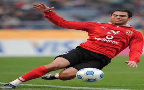   مصر اليوم - أحمد فتحي يرفض التجديد للأهلي ويسعى للرحيل إلى الدوري الإنكليزي
