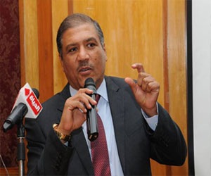   مصر اليوم - السادات: إقرار الدستور يكتب النهاية الرسمية للإخوان