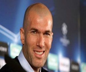 مصر اليوم - زين الدين زيدان يحصل على شهادة التدريب الرياضي