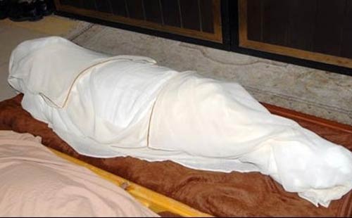   مصر اليوم - العثور على زوجة وزير هندي مقتولة