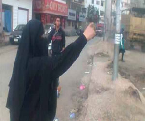 مصر اليوم - منتقبة في دمياط: الإرهابية أخطر من إسرائيل والسيسي هو اللي يقدر يحكم مصر