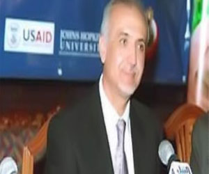   مصر اليوم - أسامة خليل يحاول إقناع أبو زيد بالعدول عن استقالته