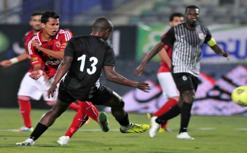   مصر اليوم - السيد يدير لقاء الأهلي المصري والرجاء المغربي 