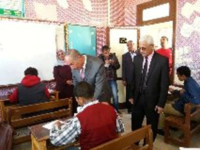   مصر اليوم - محافظ البحر الأحمر يتفقَّد لجان الامتحانات