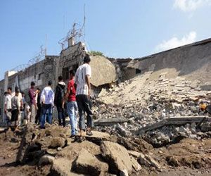   مصر اليوم - مقتل امرأة حامل وابنتيها في قصف للجيش جنوب اليمن