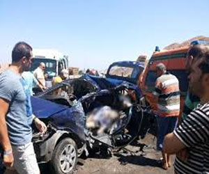 مصر اليوم - مقتل 14 شخصًا في حادث تصادم مروري في أسوان الصَّحراوي