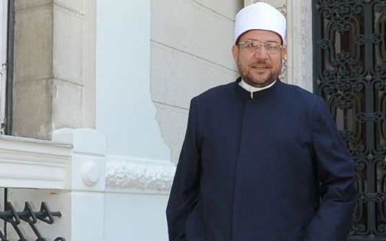   مصر اليوم - دعوات إلى سحب الشهادات الأزهريّة من القرضاوي بعد وصفه للاستفتاء بـالباطل