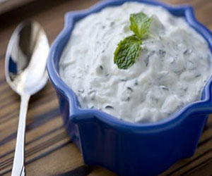 مصر اليوم - سلطة الخيار بالزبادي و الليمون