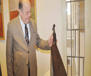   مصر اليوم - صابر عرب: معرض القاهرة الدولي للكتاب يؤكد فشل محاولات التقليل من دور مصر الثقافي