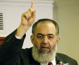   مصر اليوم - وصول عائلة أبو إسماعيل لحضور جلسة محاكمته في قضية تزوير