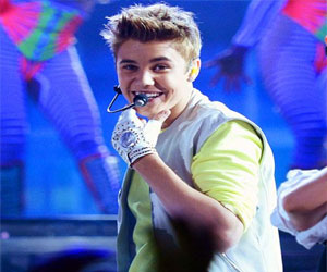   مصر اليوم - جاستن بيبر ينفق 75 ألف دولار في نادٍ للتعري