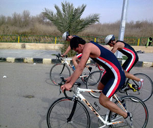   مصر اليوم - مؤسسة ناصر بن حمد تنظم سباق الدواثلون الأول