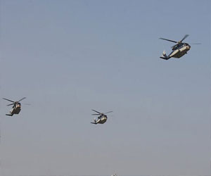   مصر اليوم - سقوط طائرة عمودية أثناء إقلاعها من جزيرة النخلة في دبي