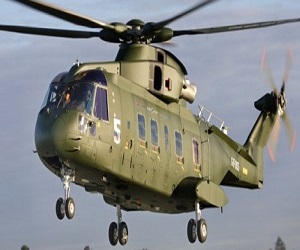   مصر اليوم - مقتل قائد طيران الجيش الإيطالي في حادث سقوط مروحية