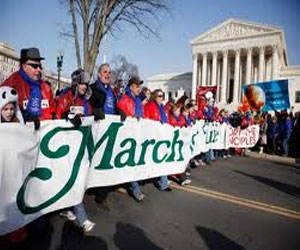   مصر اليوم - الآلاف يتظاهرون في واشنطن ضد الإجهاض