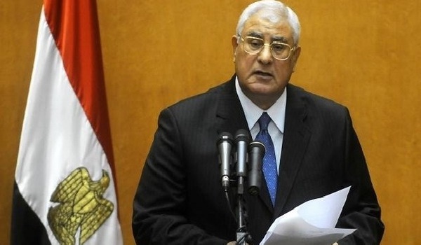   مصر اليوم - عدلي منصور يوجه التحية للشرطة على أدائها في حفظ الأمن وانحيازها للثورة