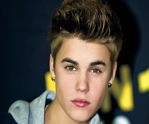   مصر اليوم - تحديد كفالة جاستن بيبر بـ2500 دولار بعد توقيفه بتهمة القيادة تحت تأثير الكحول