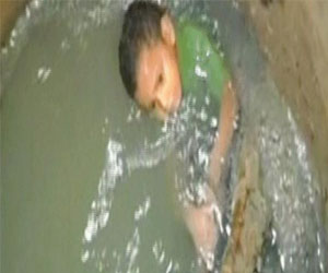 مصر اليوم - غرق طفل في سوهاج في مياه الصرف