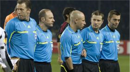   مصر اليوم - طاقم تحكيم أجنبي لديربي جدة