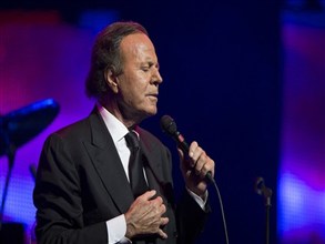   مصر اليوم - إغليسياس يُحيي 80 حفلاً غنائياً خلال 3 أشهر