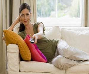   مصر اليوم - الأمهات يشاهدن التلفزيون أكثر من قيامهن بأعمالهن