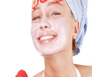 مصر اليوم - الفراولة للحصول على بشرة صحية