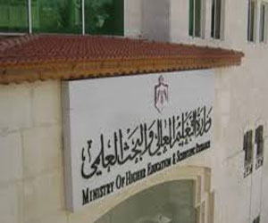 مصر اليوم - رئيس هيئة اعتماد مؤسسات التعليم العالي يحاضر في كلية الدفاع الوطني في الأردن