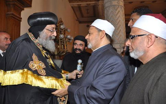   مصر اليوم - الكنيسة والأزهر يدينان عملية استهداف مديرية أمن القاهرة