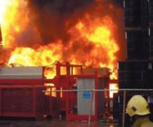   مصر اليوم - الإخوان يشعلون النار في مدرسة في المنصورة أثناء تظاهرهم