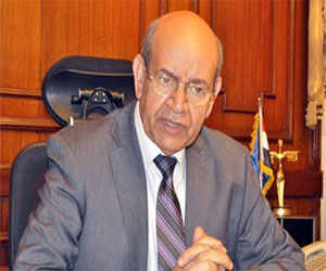   مصر اليوم - محافظ الجيزة يزور مصابي تفجير البحوث في مستشفى الشُّرطة