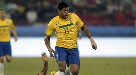   مصر اليوم - موناكو الفرنسي يسعى لضم هالك كبديل لفالكاو