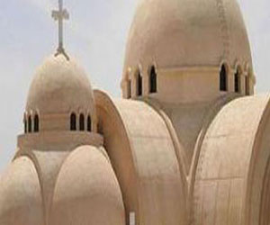 مصر اليوم - أسقف سوهاج يترأس مراسم صلاة الجنازة على شهيد انفجار مديرية الأمن