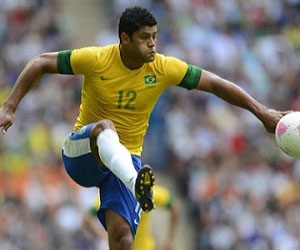   مصر اليوم - موناكو مهتم بالبرازيلي هولك لتعويض غياب النجم الكولومبي فالكاو